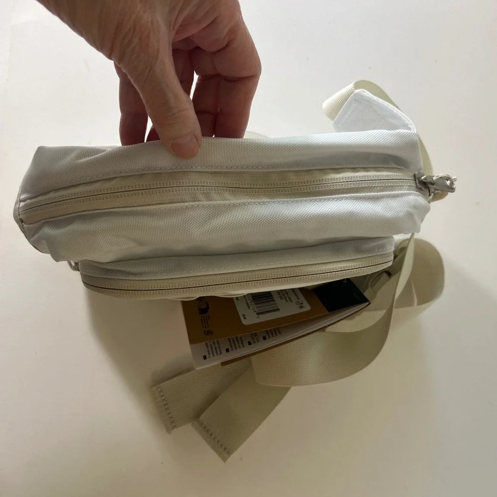 The North Face Base Camp Lumbar Bag Fanny Pack White Ash /Calac NWT